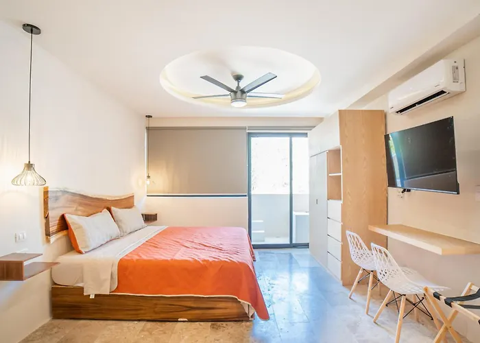 Hotel Crystal By
